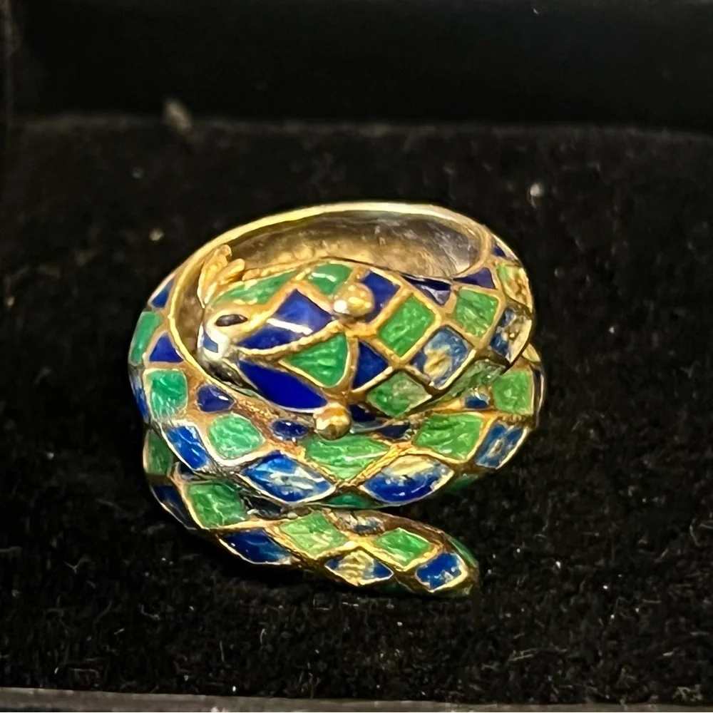 18k Gold Victorian Revival Ring - Picture 2 of 3